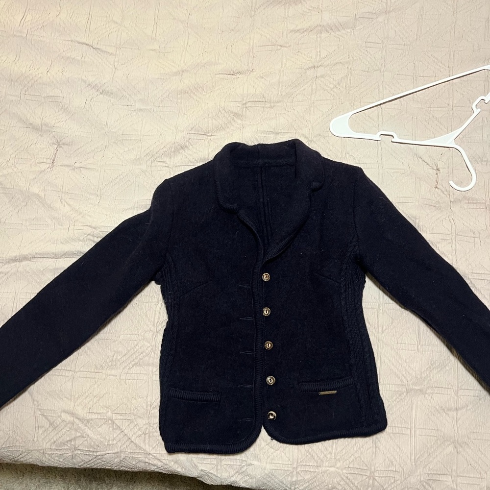 100% wool sweater for kids of petite lady.